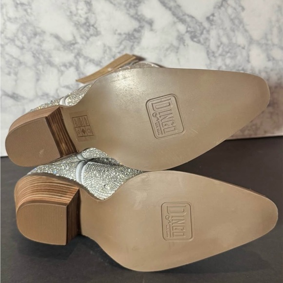 Dingo Women's Glittering Silver Heeled Boots - Picture 5 of 5